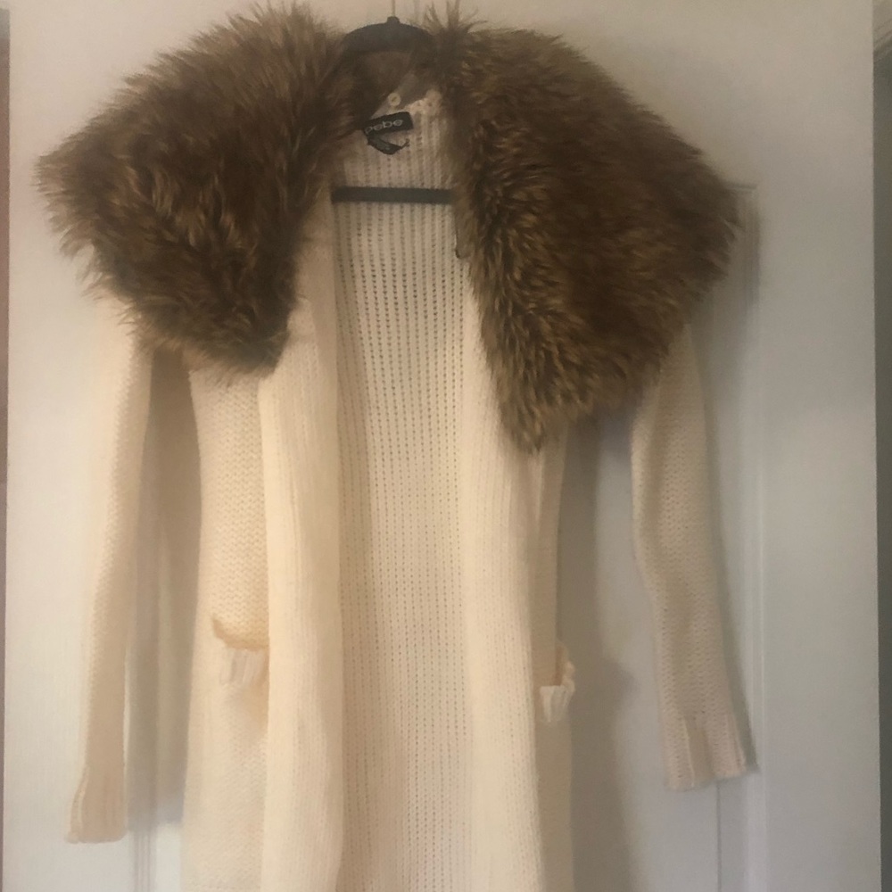Bebe cream long cardigan with fur collar x-small